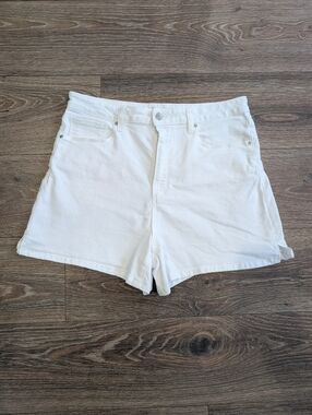 PAIGE Dani Shorts 32 White Denim High Rise Clean Classic Summer Jean Shorts